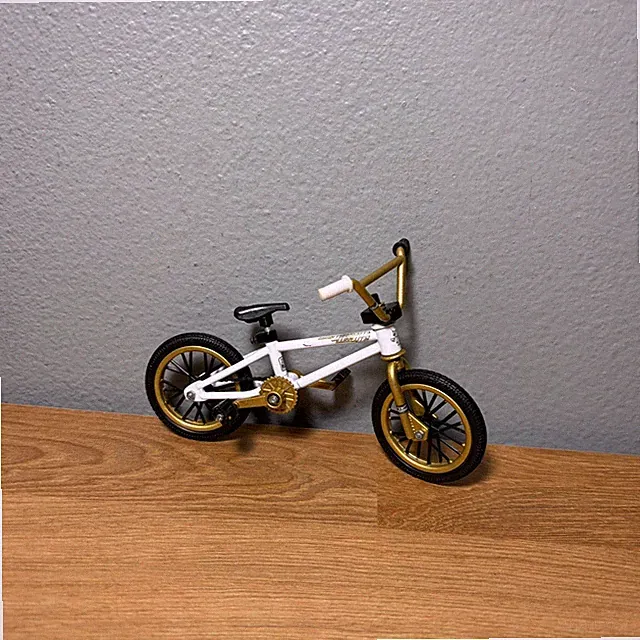 Flick Trix Schwinn Sprint BMX Bicycle Finger Bike Toy Figure Redline Retro White
