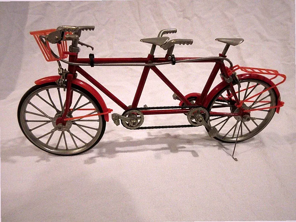 Retro Classic Die Cast Model Kit 1:6 Scale Tandem Bicycle