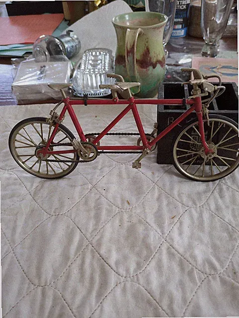 Retro Classic Die Cast Model Kit Scale Tandem Bicycle 10"*4". Pedals Move Wheels