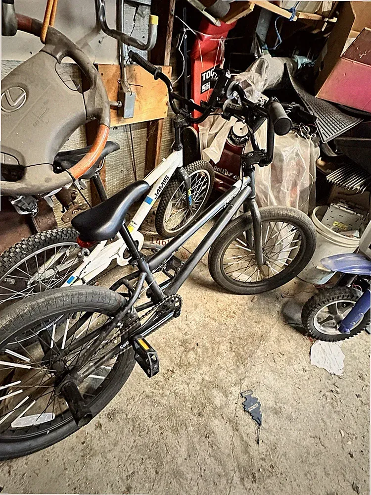 Retro-spec 20in BMX Bike Black 1-Speed BMX Bar Side Pull Caliper Brakes.
